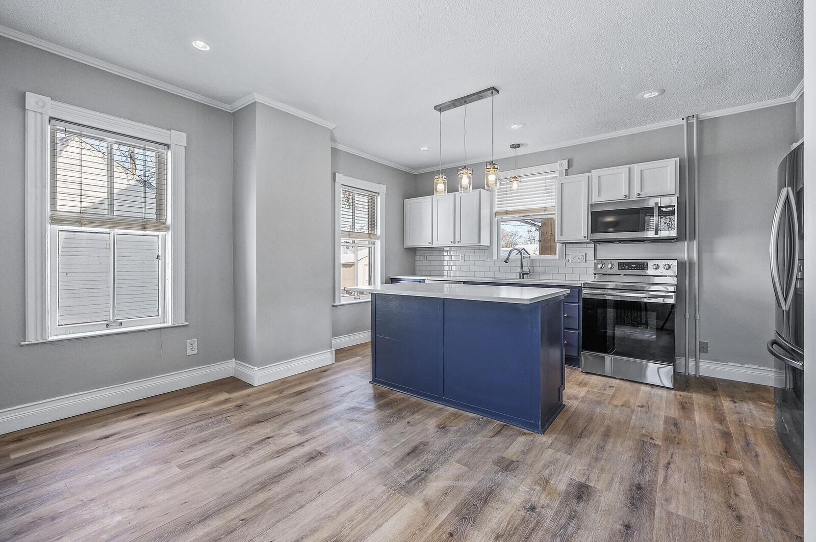 Property Photo:  811 Watson Avenue  MN 55102 