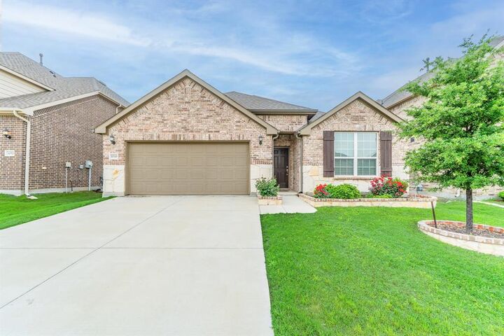 Property Photo:  1048 Pinnacle Breeze Drive  TX 76052 