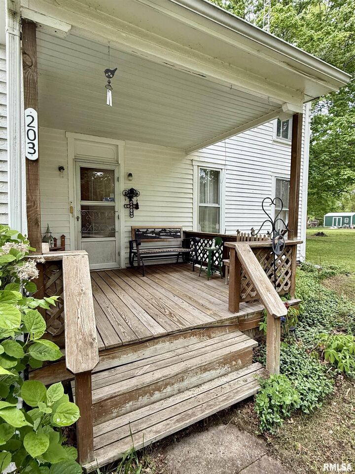 Property Photo: 203 E Water Street IL 61544