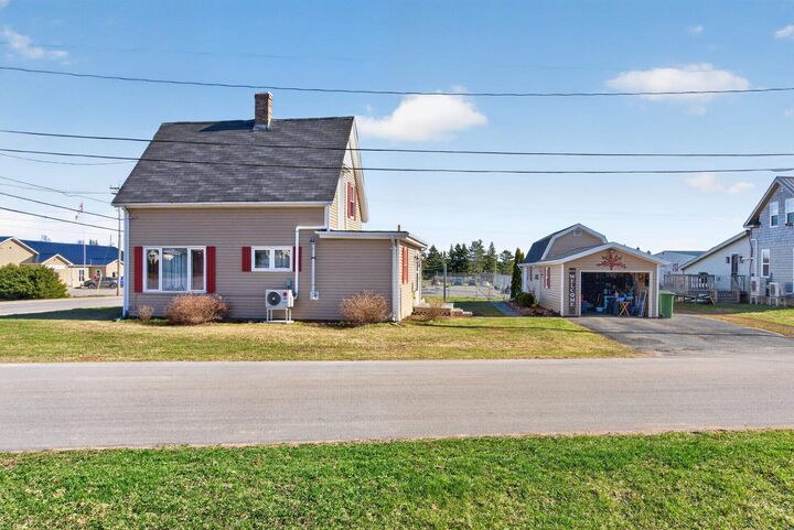 Property Photo:  27 Garden Drive  PE C0B 1M0 