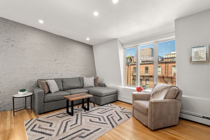 Property Photo:  11 Dartmouth Place 3  MA 02116 