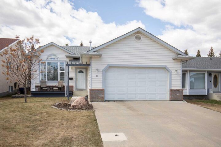 42 Riviera Drive — photo 1