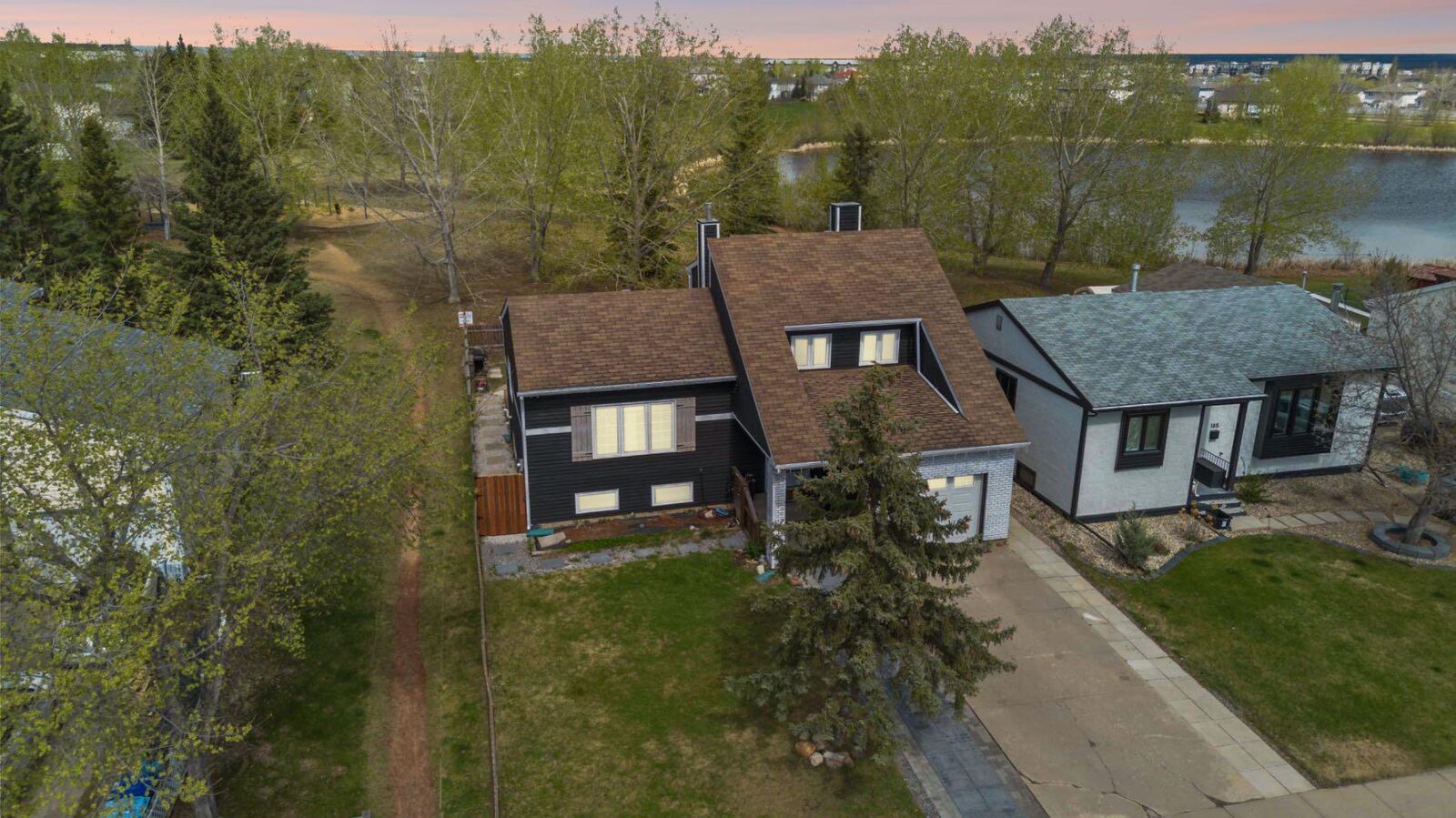 Property Photo: 189 Brooks Place AB T9K 2E6