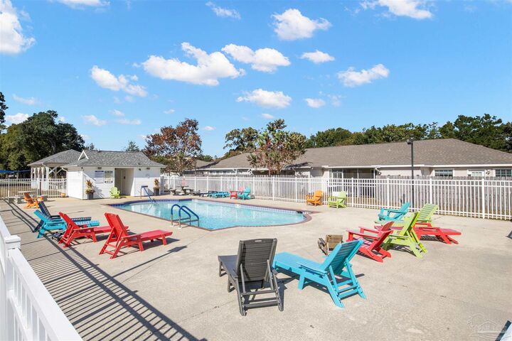 Property Photo:  2545 Trailwood Dr  FL 32533 