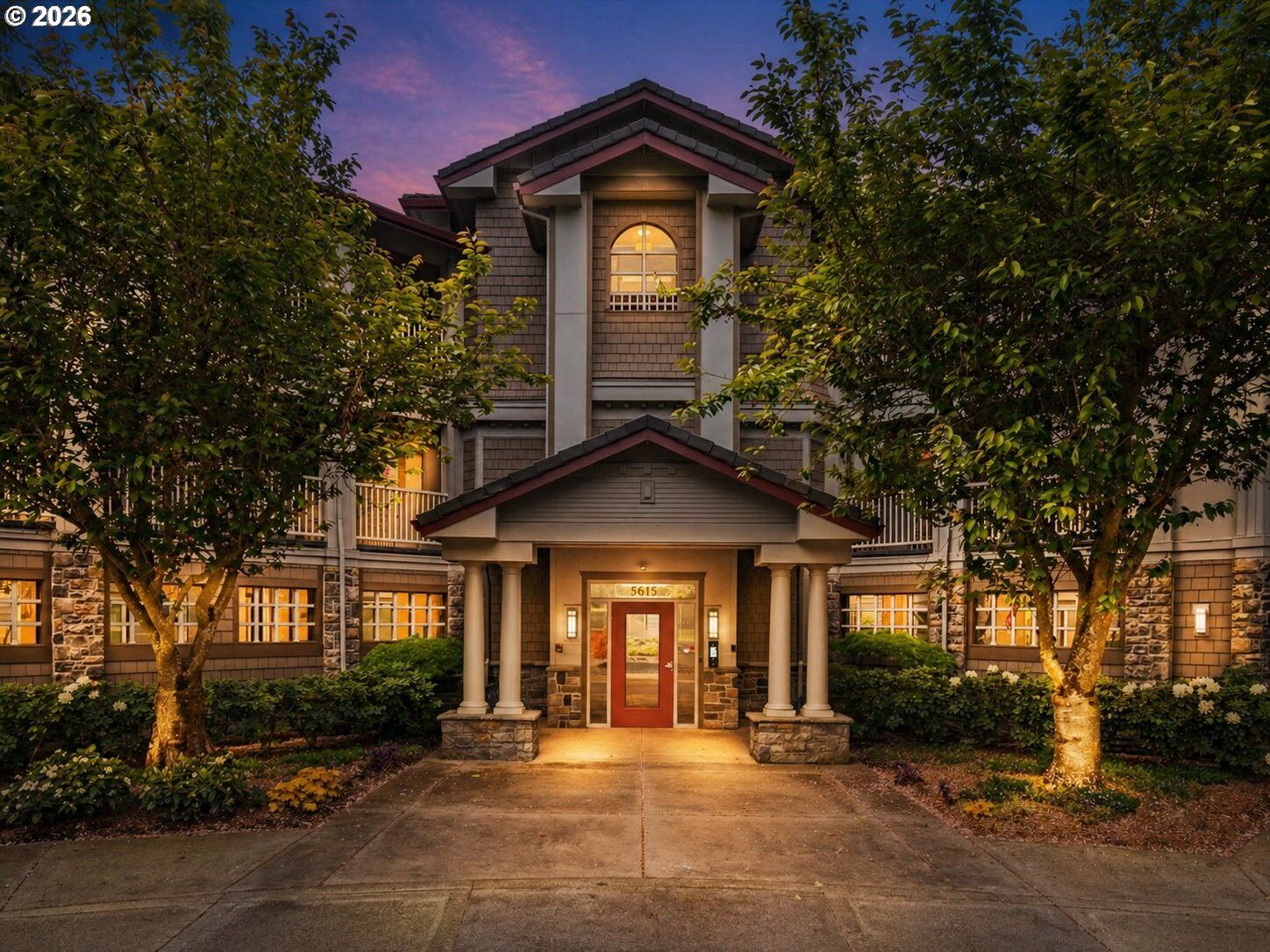 Property Photo:  5615 SE Scenic Ln 102  WA 98661 