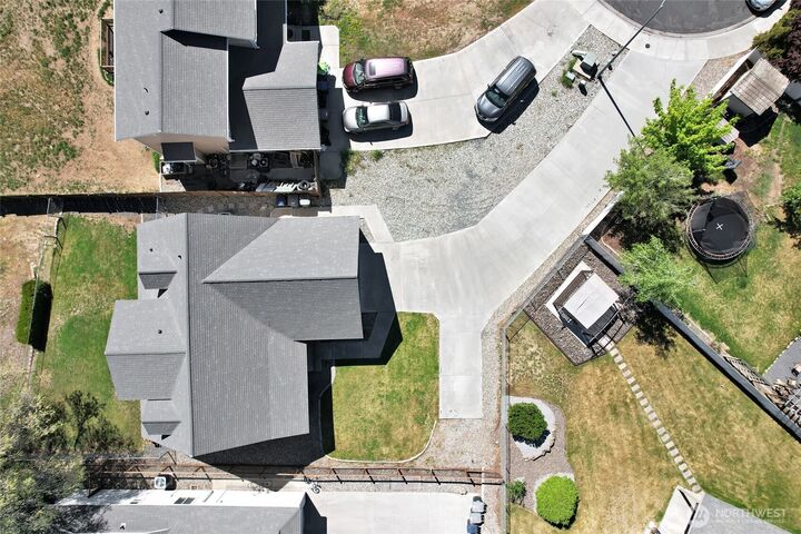 Property Photo:  901 W Windrose Drive  WA 98837 