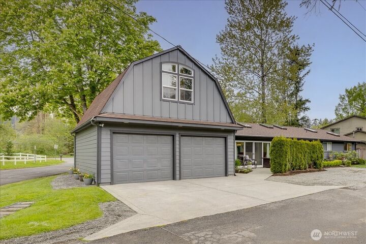Property Photo: 1109 Lewis Lane SE WA 98027