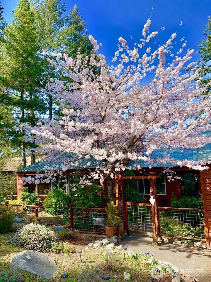 Property Photo:  93  Heather Court  WA 98250 