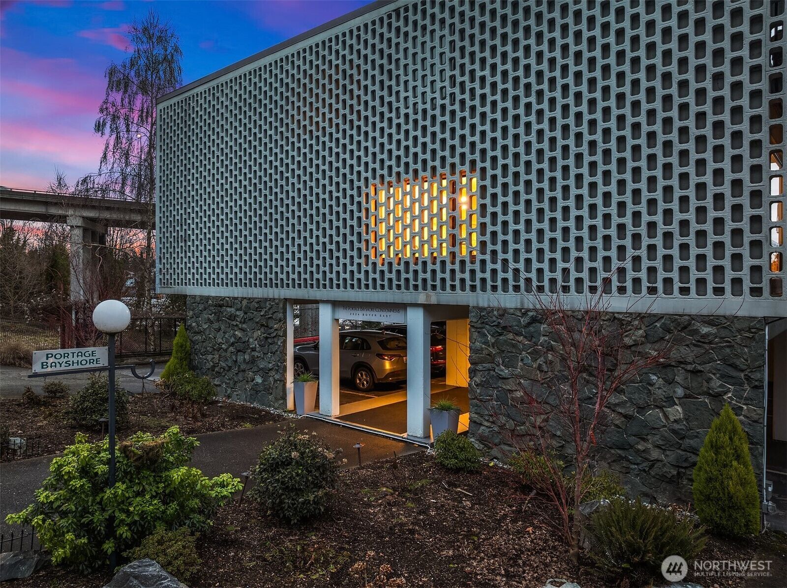 Property Photo:  2524  Boyer Avenue E 446  WA 98102 