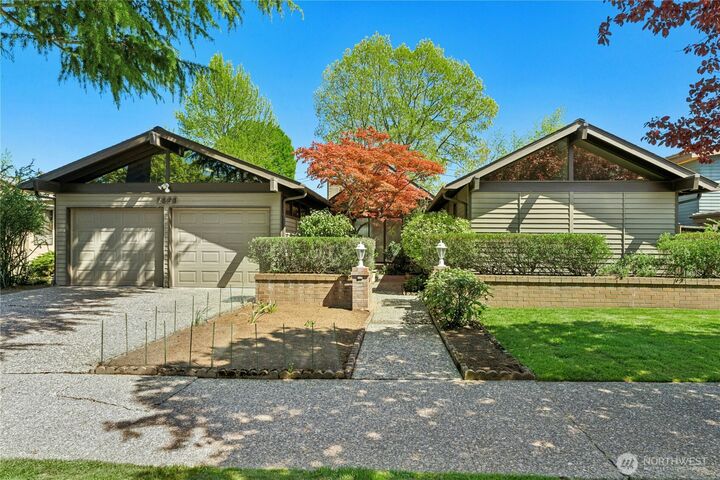 Property Photo:  2258  40th Avenue E  WA 98112 