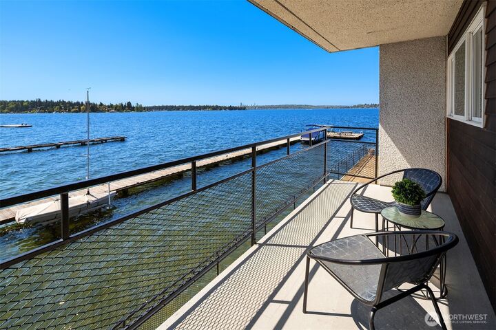 Property Photo:  6201  Lake Washington Boulevard NE 203  WA 98033 
