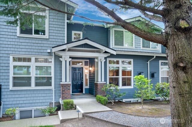 Property Photo:  8904  123rd Lane NE 8904  WA 98033 