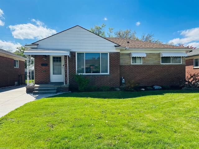 Property Photo:  25925 Harmon Street  MI 48081 