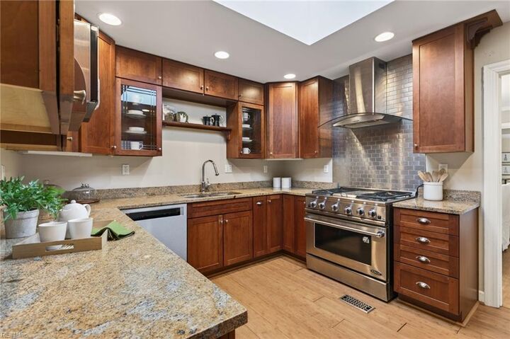 Property Photo:  5221 Shenstone Cir  VA 23455 