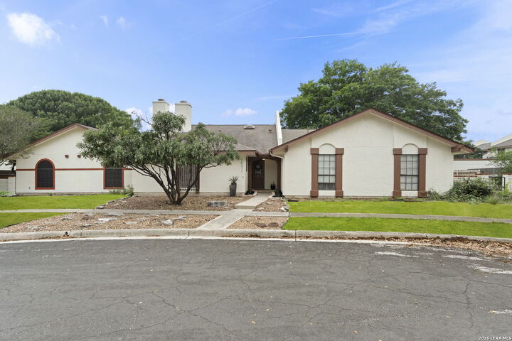 Property Photo:  10311 Grand Cir  TX 78239 