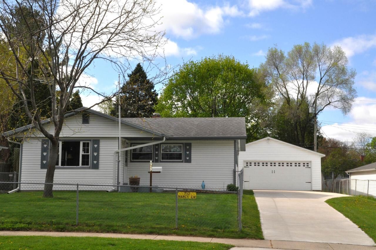 Property Photo:  713 Nancy Lane  WI 53704 