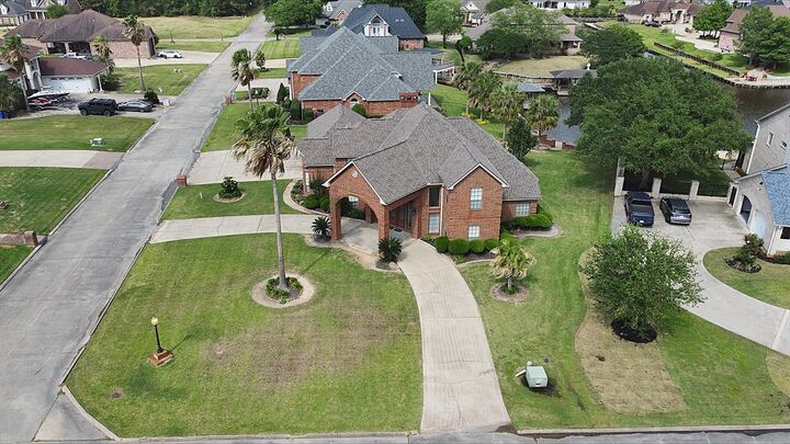 Property Photo:  155 Greenhead Pt.  TX 77630-6889 