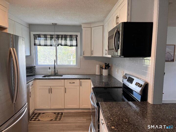 Property Photo:  37 Hartman Avenue  CT 06512 