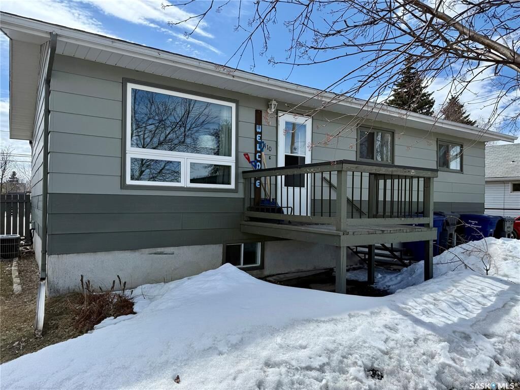 Property Photo: 410 Maple Road W SK S0E 1E0