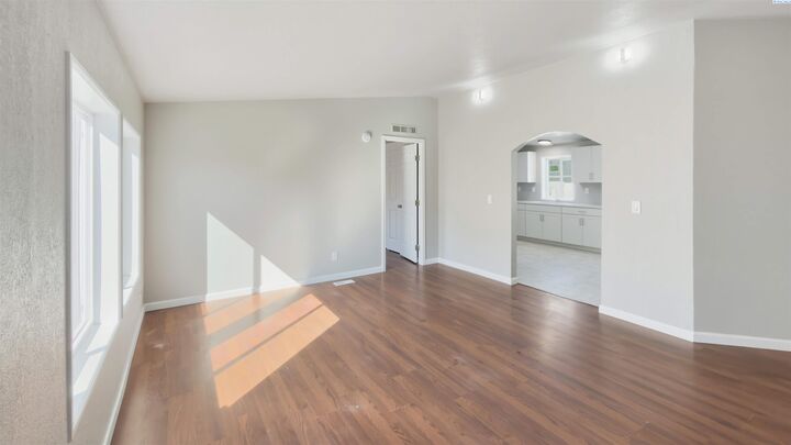 Property Photo:  1418 W Washington St  WA 99301 