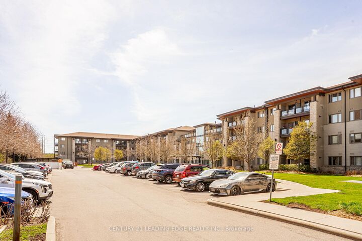 Photo de la propriété: 570 Lolita Gardens 421 ON L5A 3T2