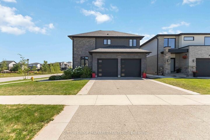 Property Photo: 2849 Heardcreek Trail ON N6G 0W1
