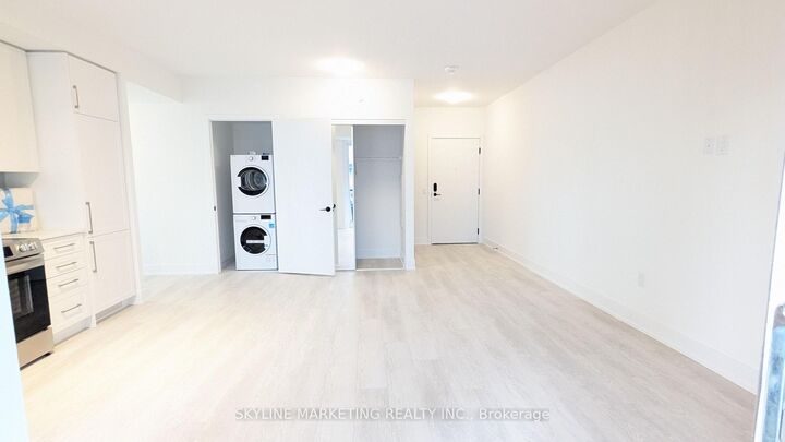 Property Photo: 2450 Old Bronte Road 504 ON L6M 5P6