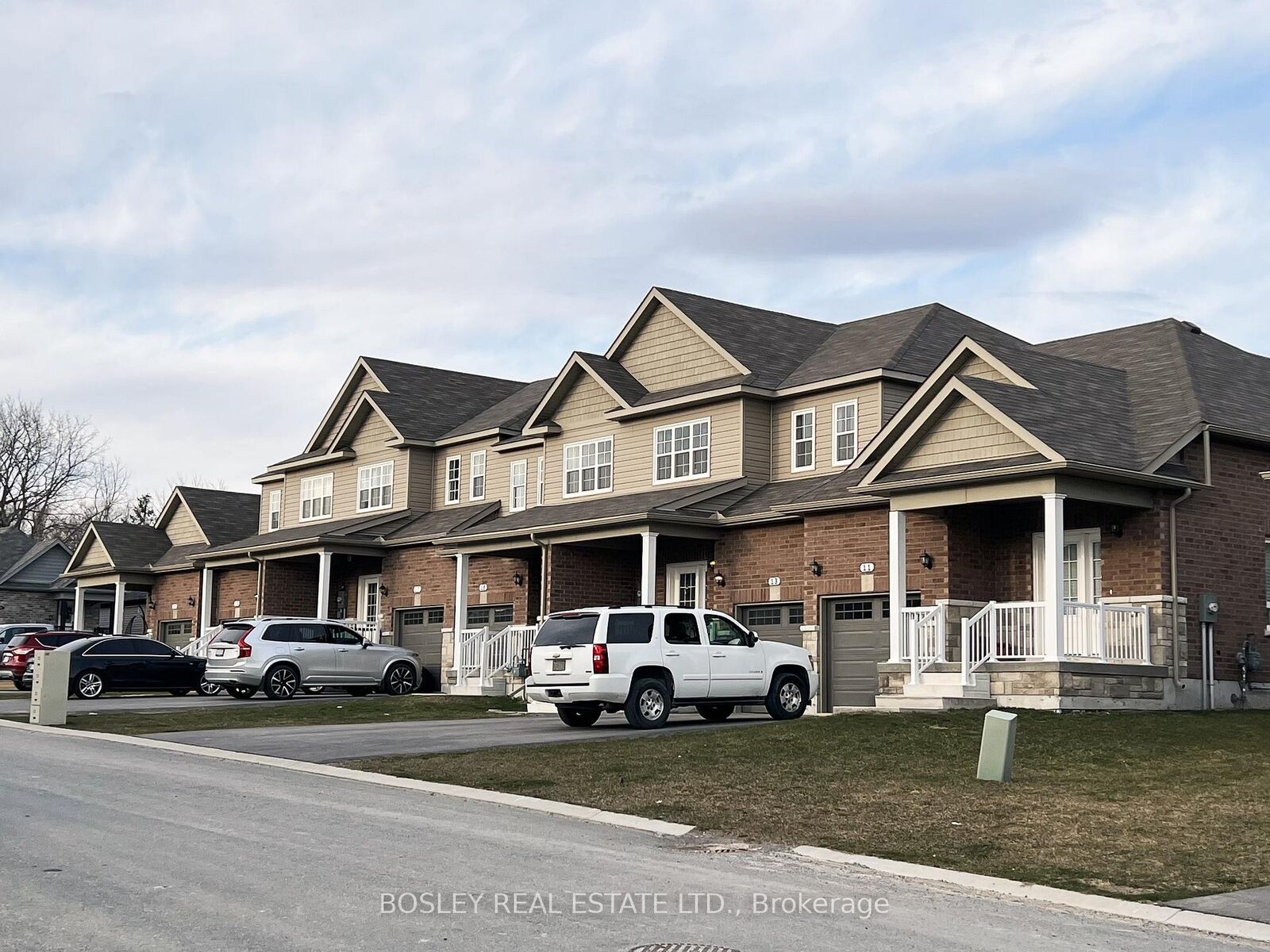 Property Photo: 11-21 Tolman Street ON K0K 1H0