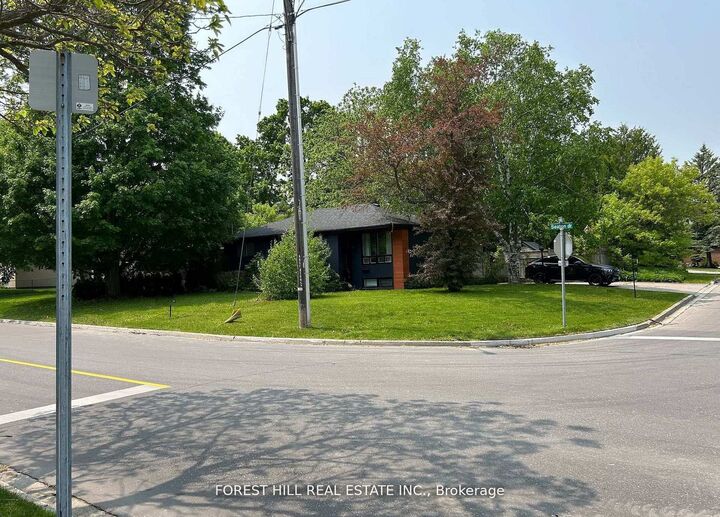 Property Photo: 1 Willis Drive ON L4G 2J8