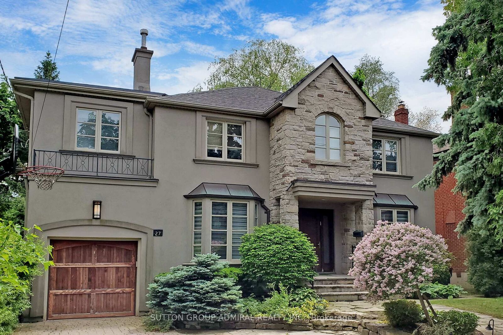 Property Photo: 27 Shelborne Avenue ON M5N 1Y8