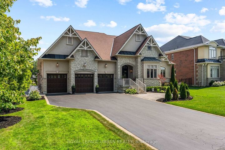 Property Photo:  15 Country Club Crescent  ON L9P 0B8 