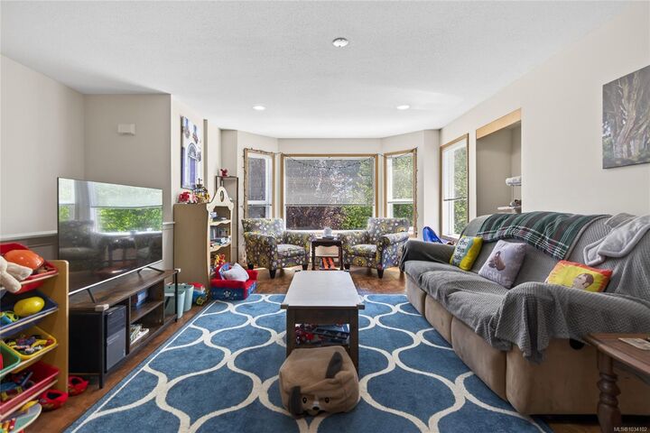 Property Photo: 1270 Noel Ave BC V9M 4A3
