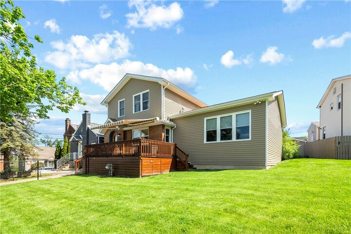 Property Photo:  333 Redwood St  PA 15210 