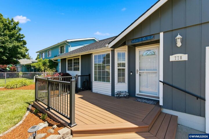 Property Photo:  778 49th Av SE  OR 97317 