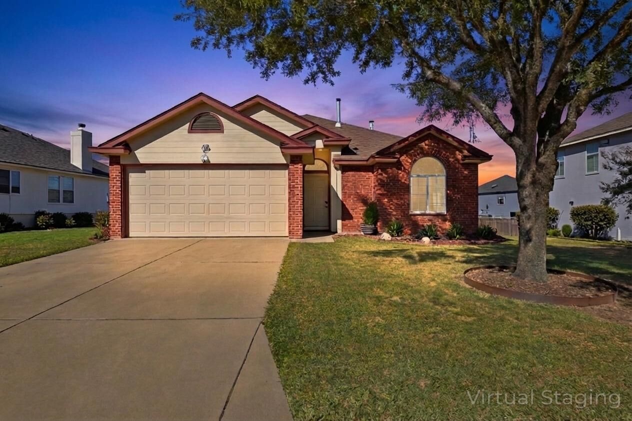 Property Photo:  309 Dana Drive  TX 78634 