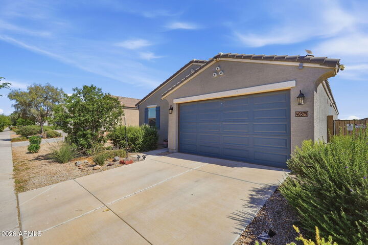 Property Photo:  40579 W Jenna Lane  AZ 85138 