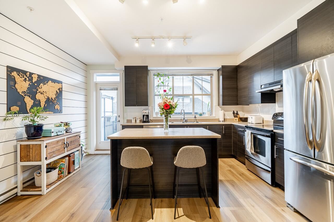 Property Photo:  9525 204 Street 8  BC V1M 0B9 