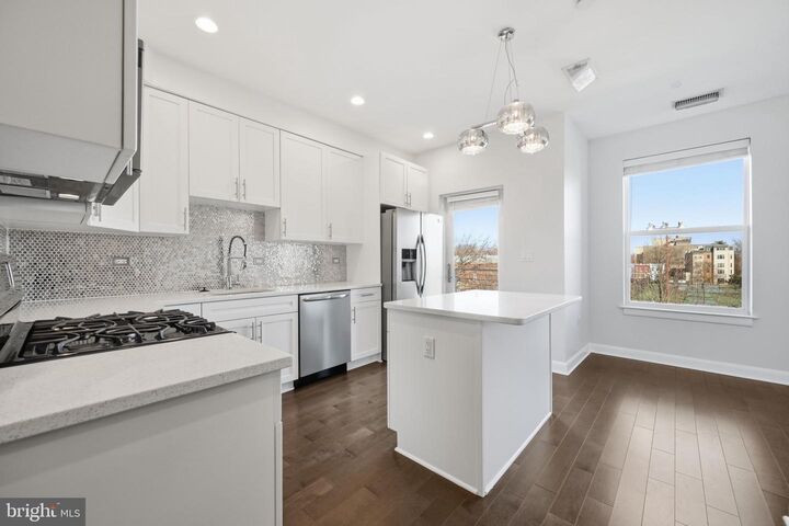 Property Photo:  401 15th Street SE 401  DC 20003 