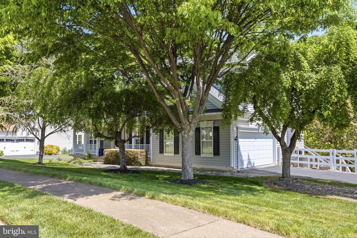 Property Photo: 307 Winterthur Lane DE 19711