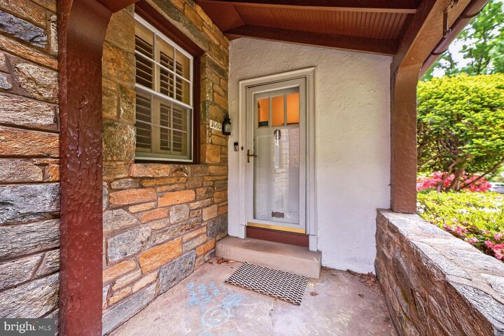 Property Photo:  1605 44th Street NW  DC 20007 