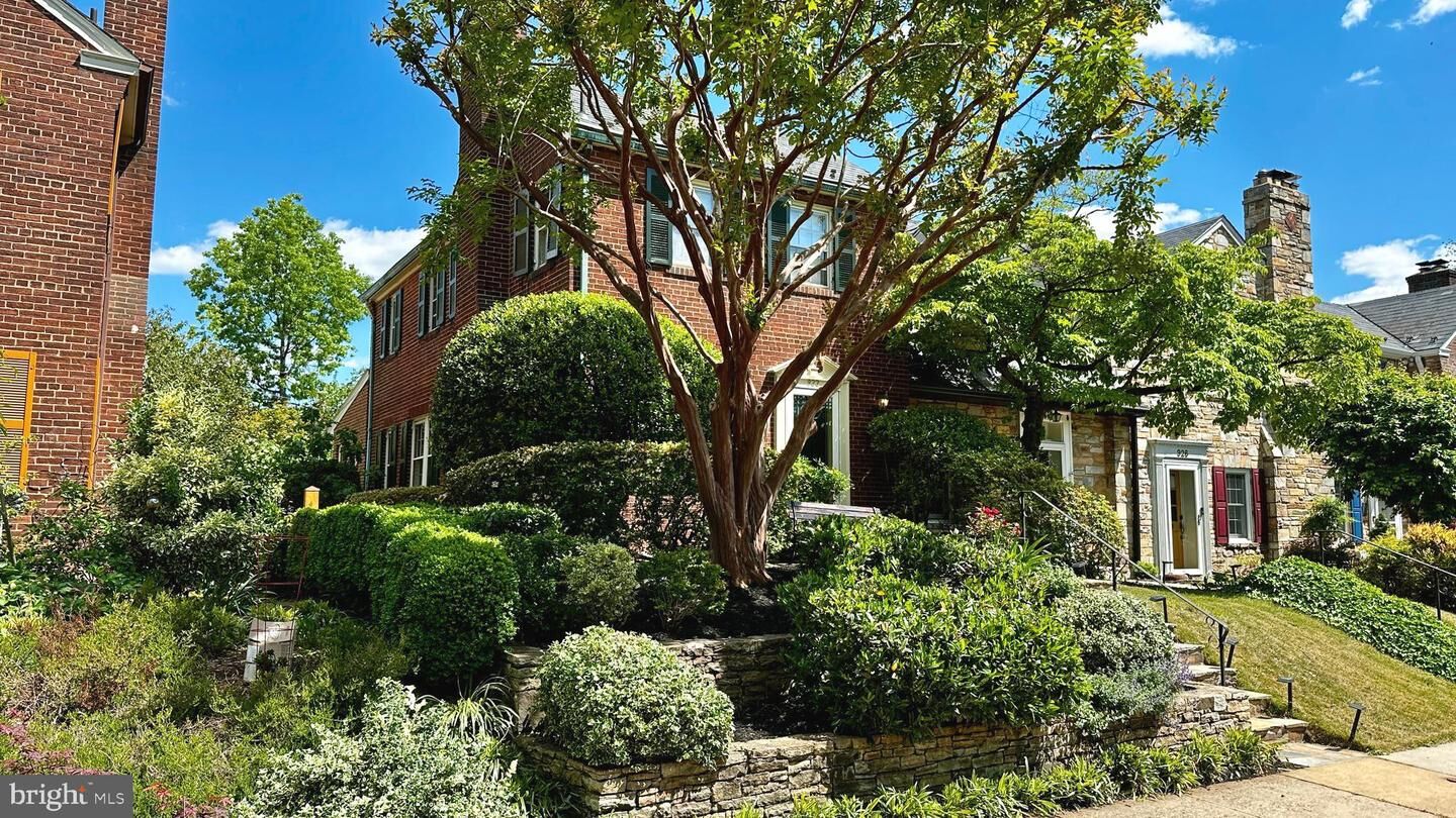 Property Photo:  922 S Saint Asaph Street  VA 22314 