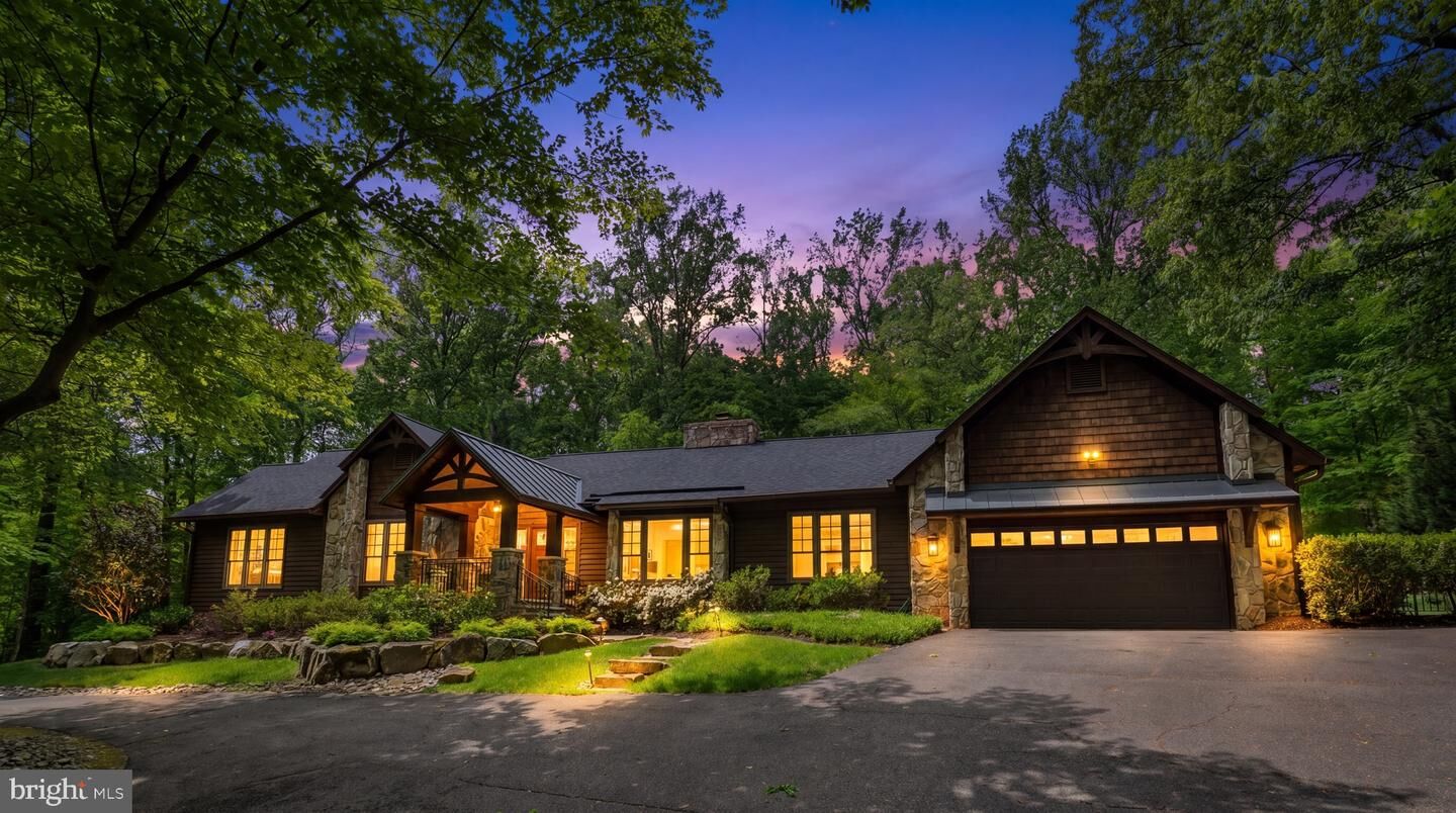Property Photo:  9920 Jaydee Boulevard  VA 22039 