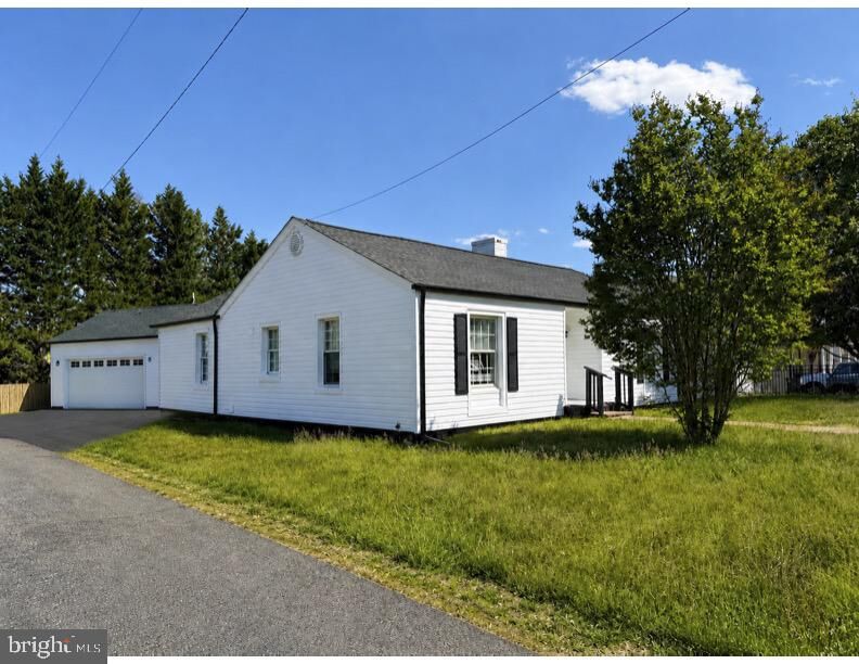 Property Photo:  909 Hendrick Street  VA 22701 