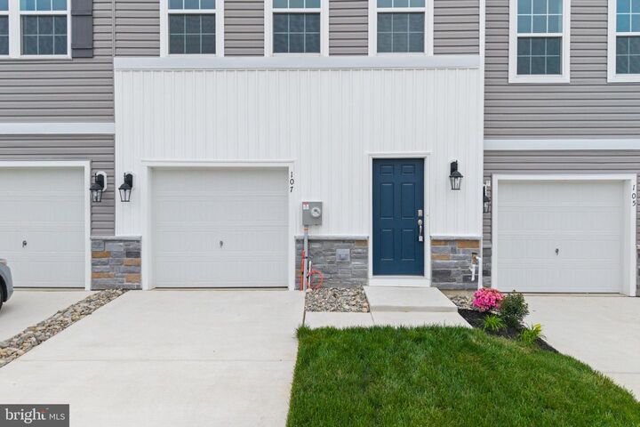 Property Photo:  107 Clinton Street  NJ 08081 