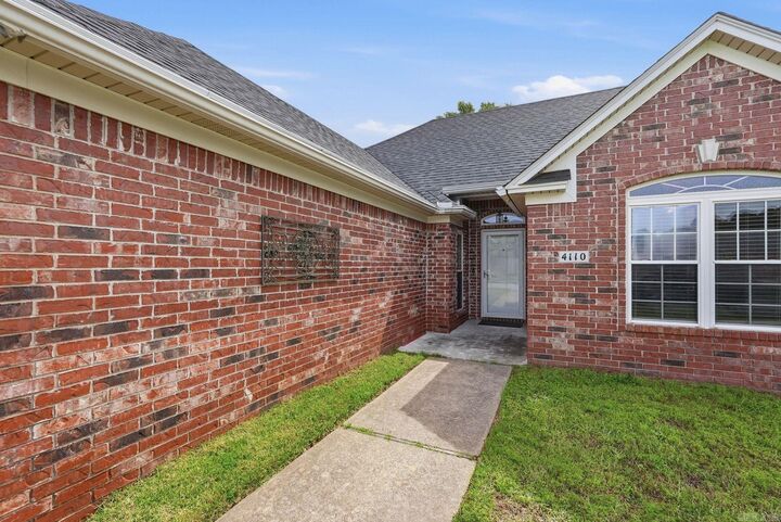 Property Photo: 4110 Stoneybrook Drive AR 72022