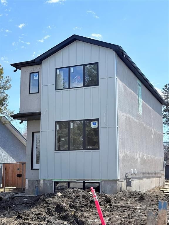 Property Photo:  92 Carriere Avenue  MB R2M 0A6 