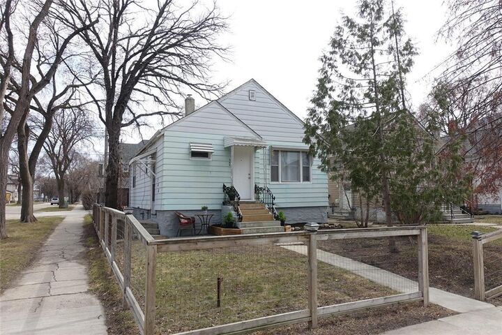 Photo de la propriété:  764 Warsaw Avenue  MB R3M 1C9 