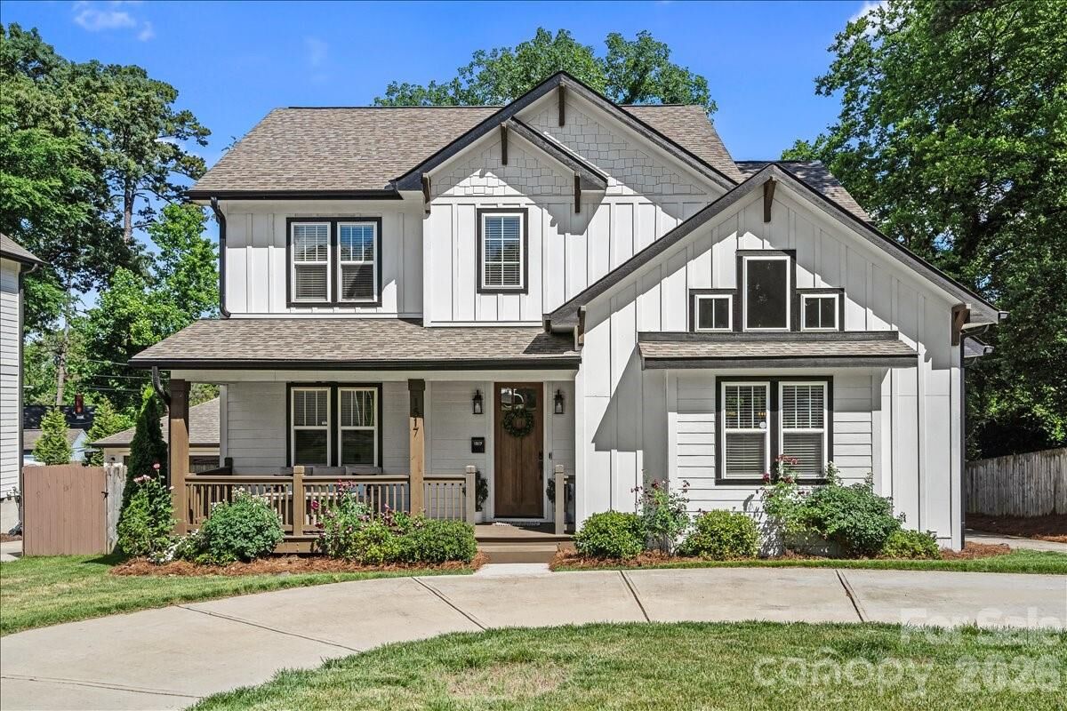 Property Photo:  1517 Princess Place  NC 28208 
