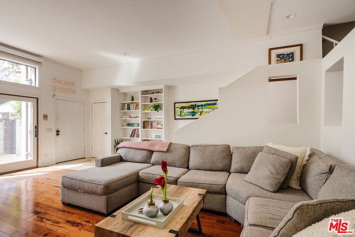 Property Photo:  4608 Glencoe Ave  CA 90292 