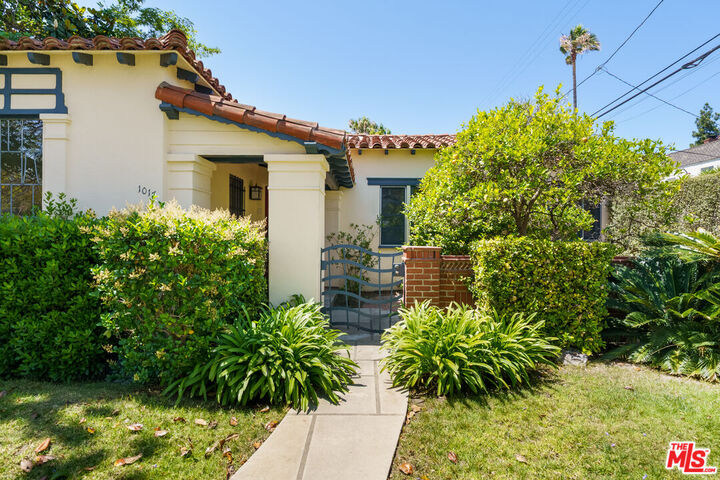 Property Photo:  1017 S Orlando Ave  CA 90035 